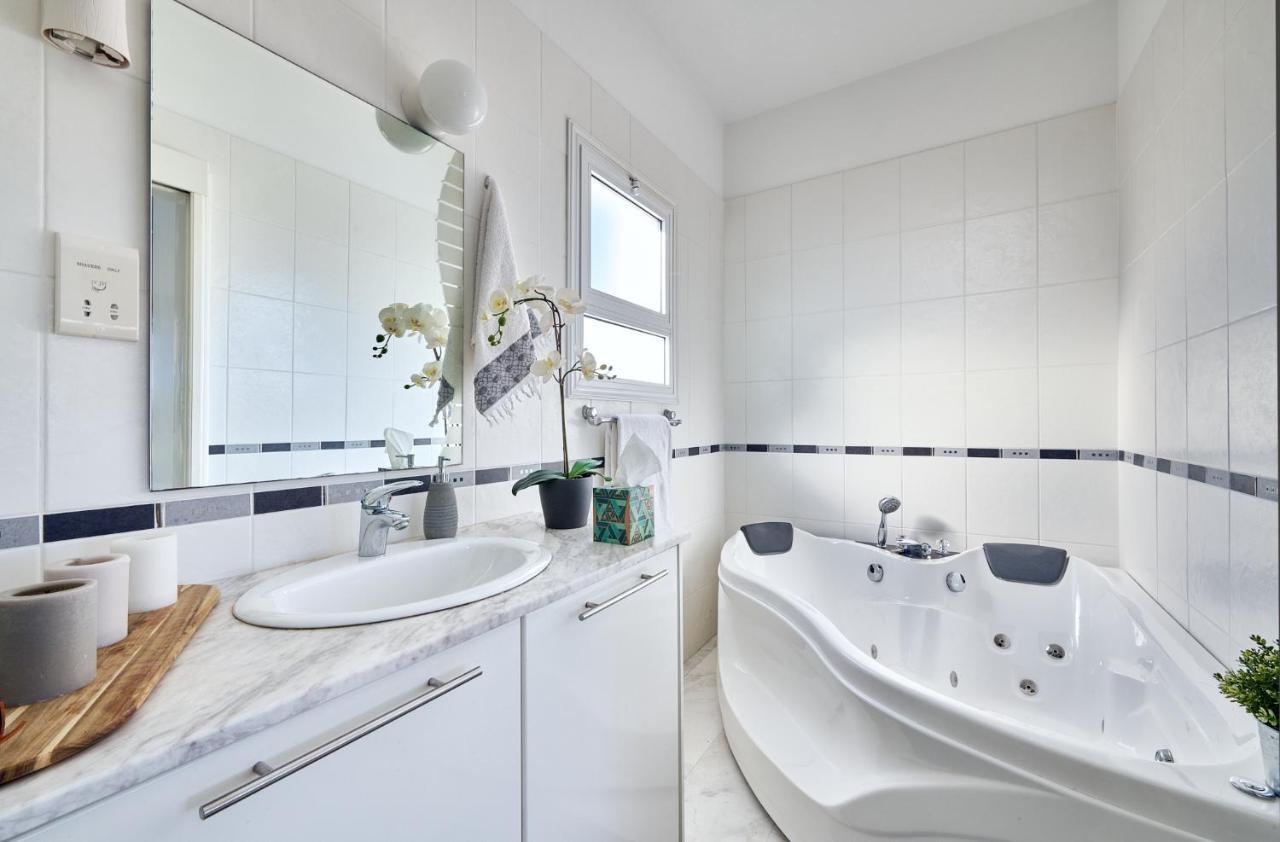 Villanelle Bed & Breakfast Welcomes Dog Lovers Only Tala Buitenkant foto